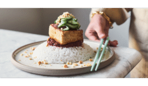 Bioboom 107 – Rezept aus »Happy«, »Gebratener Tofu mit Tomaten-Sambal und Kokosreis«