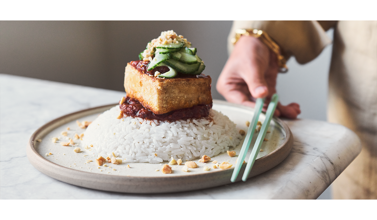 Bioboom 107 – Rezept aus »Happy«, »Gebratener Tofu mit Tomaten-Sambal und Kokosreis«