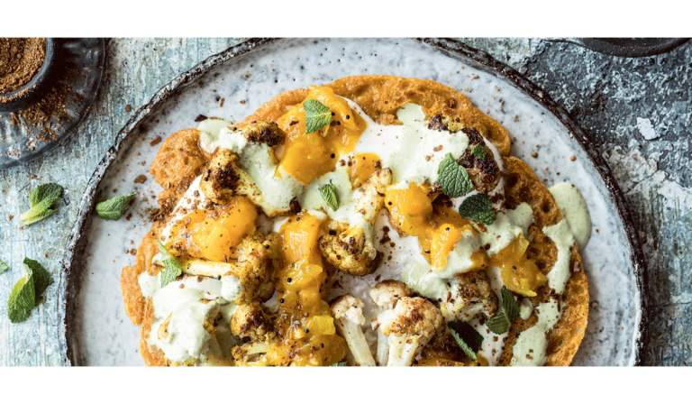 Bioboom 108 – Rezept »Rote-Linsen-Pfannkuchen mit gebratenem Blumenkohl« aus »Deftig vegetarisch — Indien« von Anne-Katrin Weber