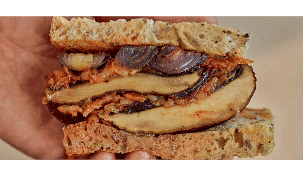 »Bal­last­stoff-Power«Sand­wi­ches mit Pil­zen und Kimchi